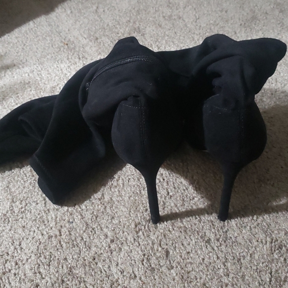 Thigh high boots - Picture 3 of 3